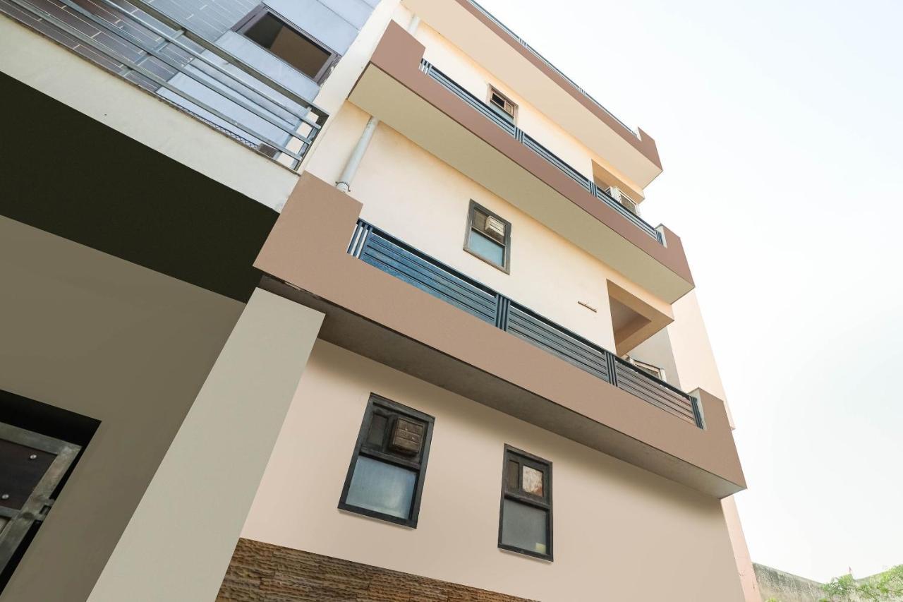 Spot On Hotel Grace Near Star Mall Gurgaon Zewnętrze zdjęcie