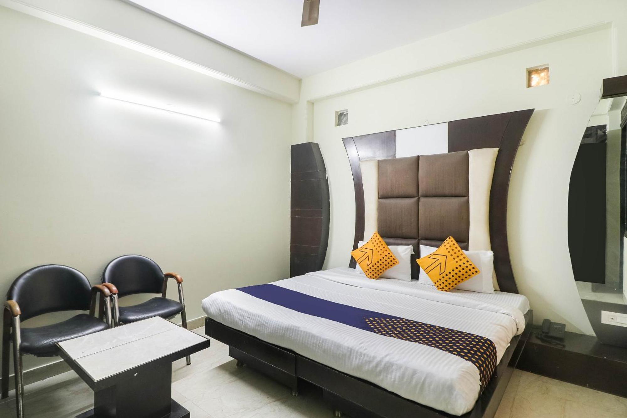 Spot On Hotel Grace Near Star Mall Gurgaon Zewnętrze zdjęcie
