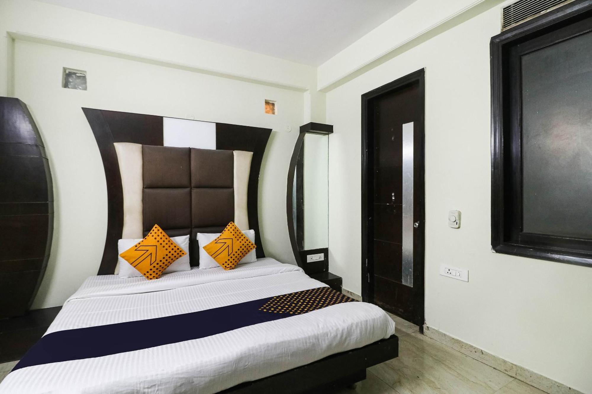 Spot On Hotel Grace Near Star Mall Gurgaon Zewnętrze zdjęcie