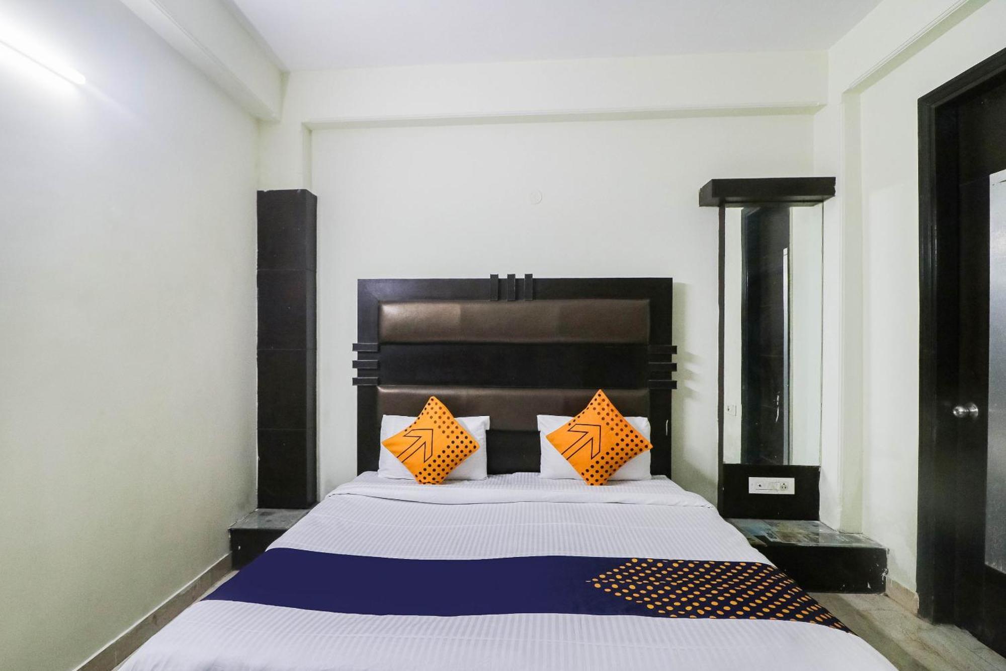 Spot On Hotel Grace Near Star Mall Gurgaon Zewnętrze zdjęcie